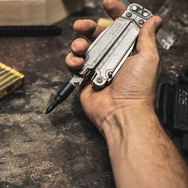 SOG Poweraccess Assist Multi